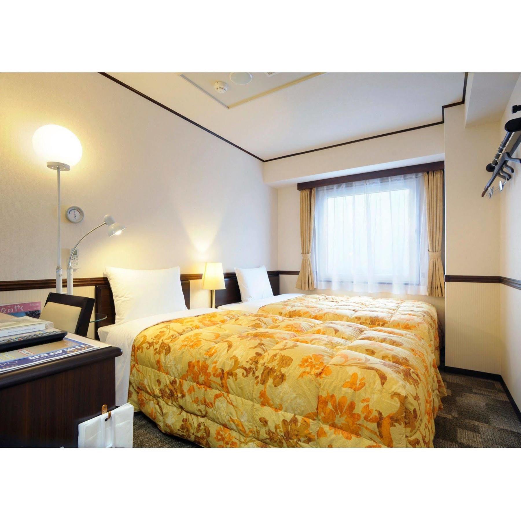 Toyoko Inn Nagoya-Eki Sakuradori-Guchi Honkan Dış mekan fotoğraf