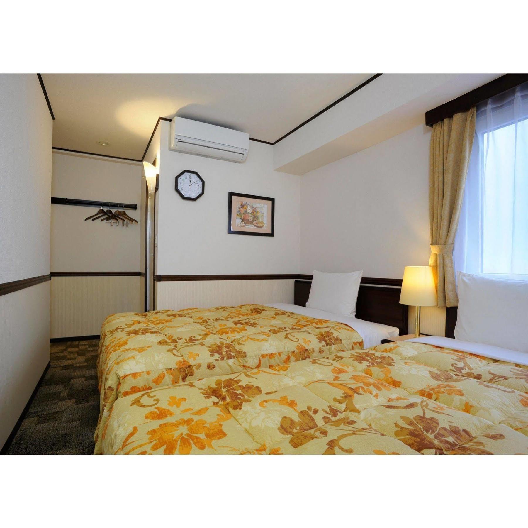 Toyoko Inn Nagoya-Eki Sakuradori-Guchi Honkan Dış mekan fotoğraf