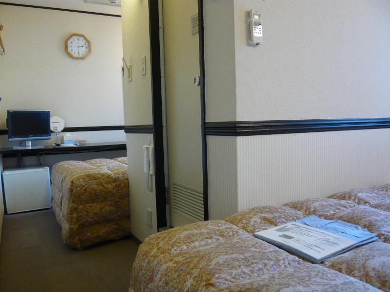 Toyoko Inn Nagoya-Eki Sakuradori-Guchi Honkan Dış mekan fotoğraf